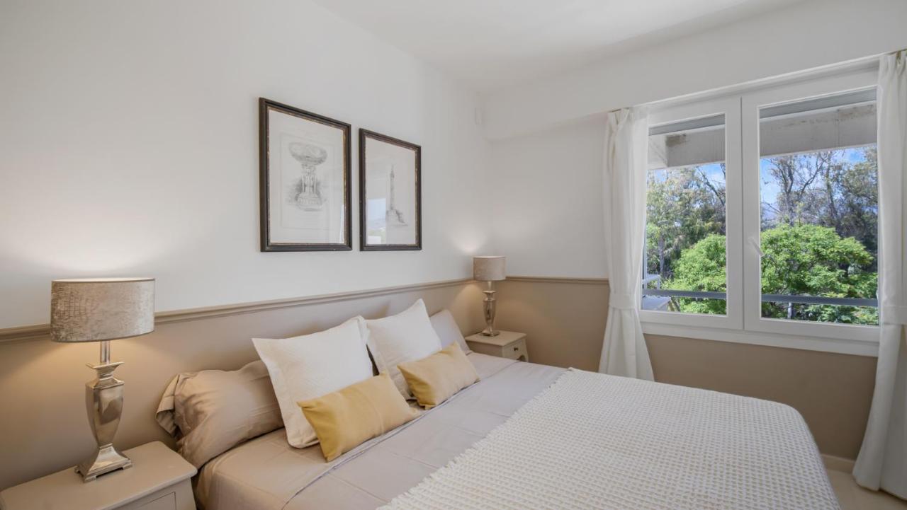 Beach-Line Apartment With 3 Bedrooms In Estepona Buitenkant foto